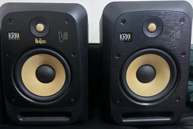 krk v8 s4 모니터 스피커 1조 팝니다.