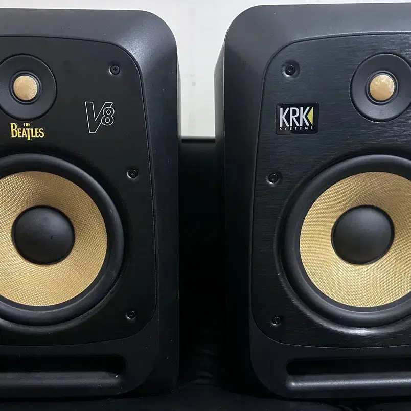 krk v8 s4 모니터 스피커 1조 팝니다.