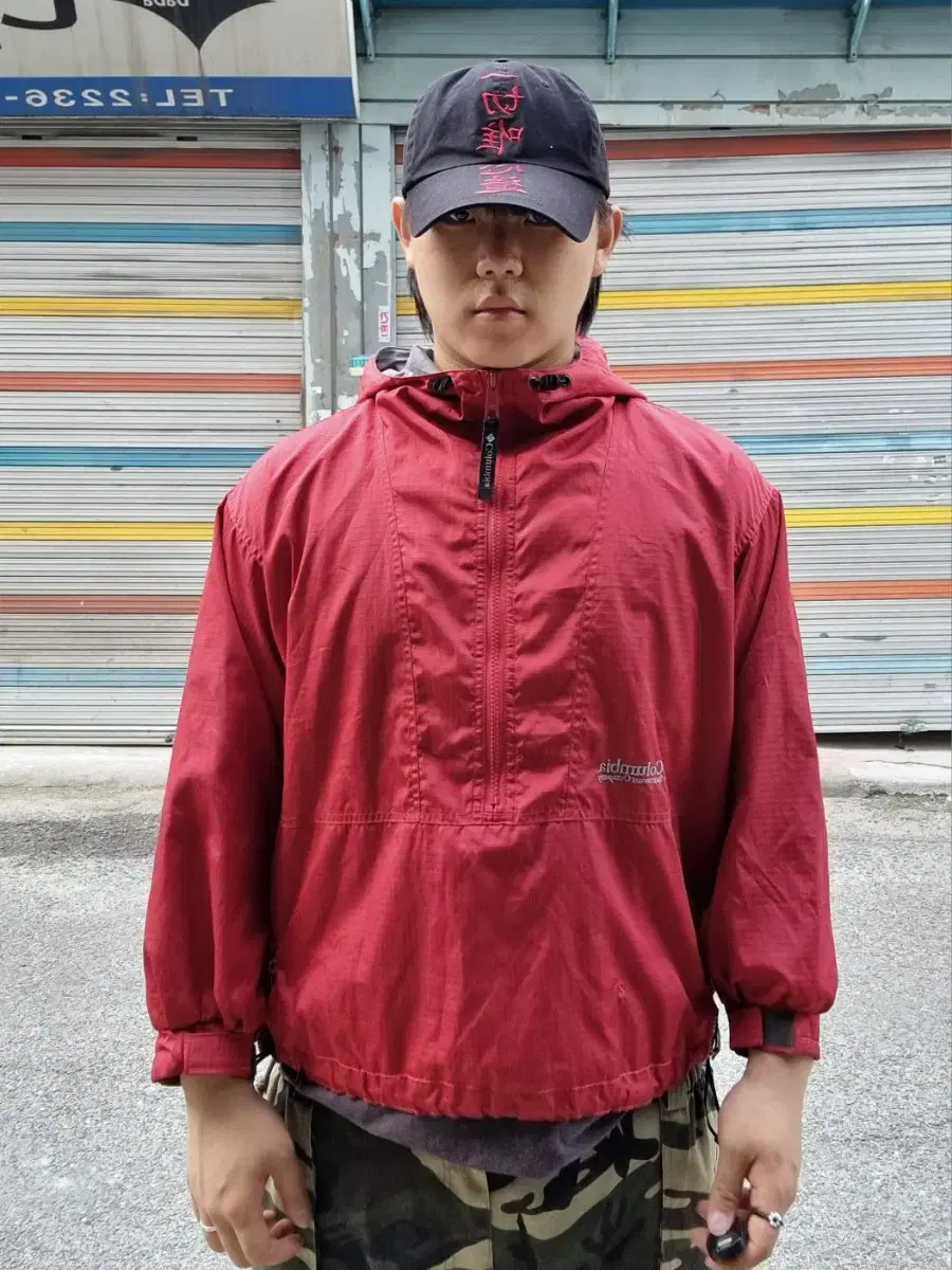 Colombia Red Windbreaker L