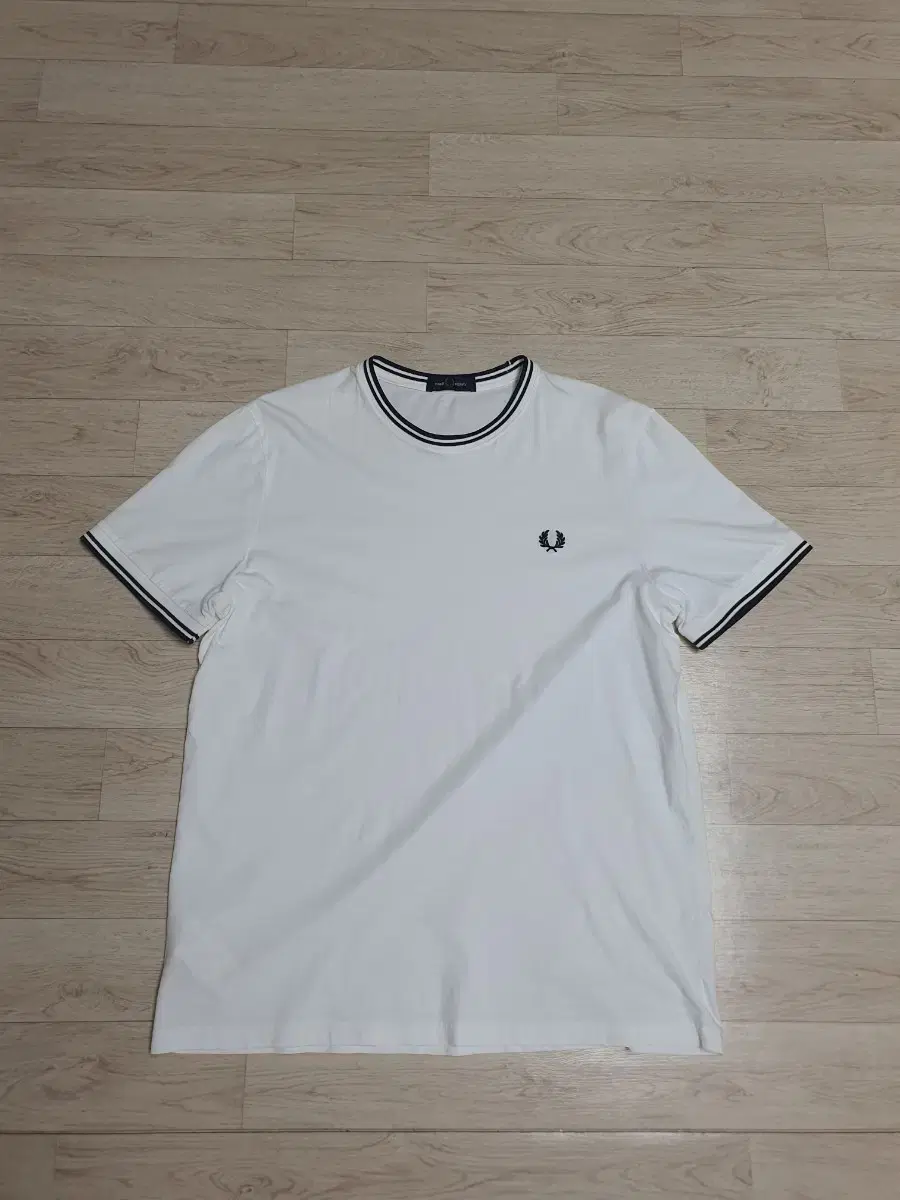 100 Fred Perry Genuine Polo T-Shirt Vahn Men's size 100 completely clean