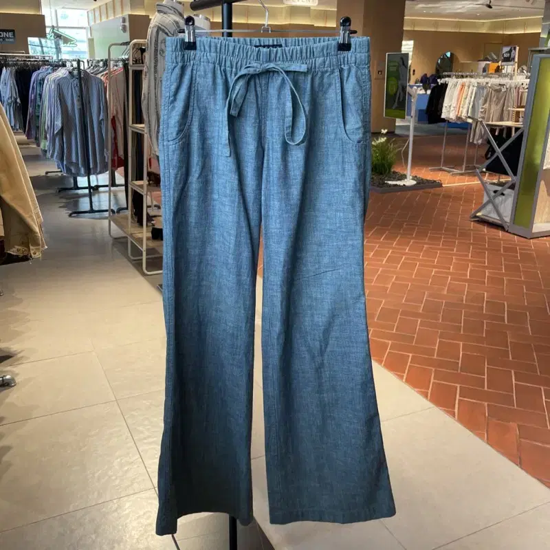 THEORY Trousers 27