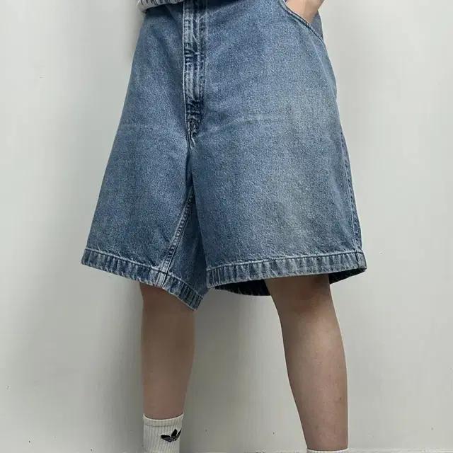 Levis 리바이스 545 루즈핏 데님 반바지