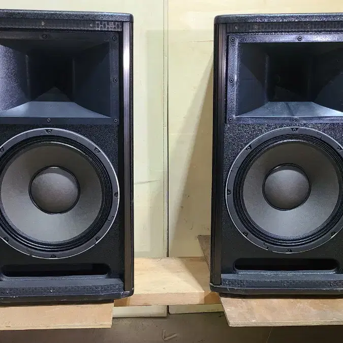 interM SQ 212,212M SPEAKER