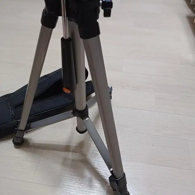 DSLR 카메라 삼각대