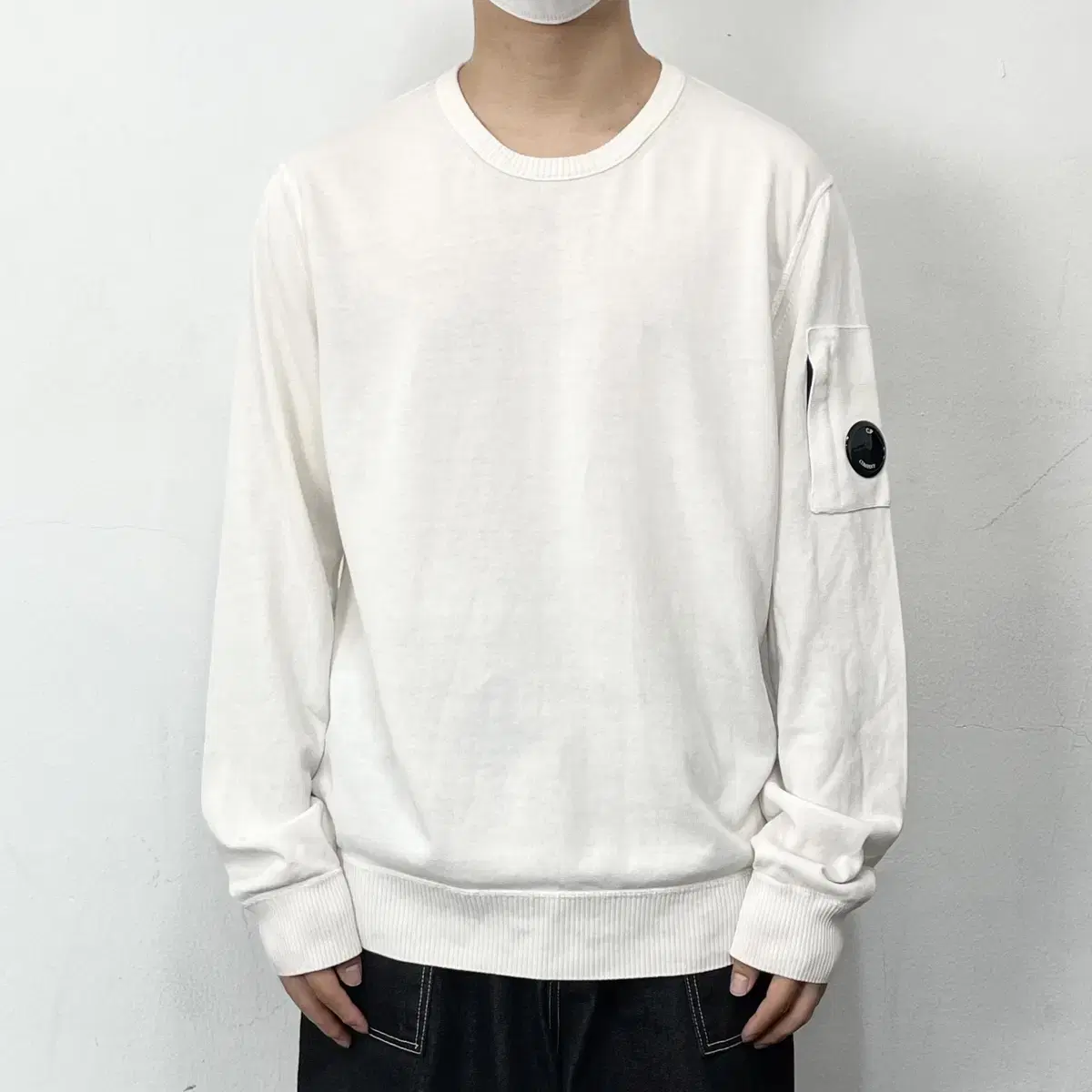 C.P COMPANY 22s/s 화이트 렌즈 크루넥 니트