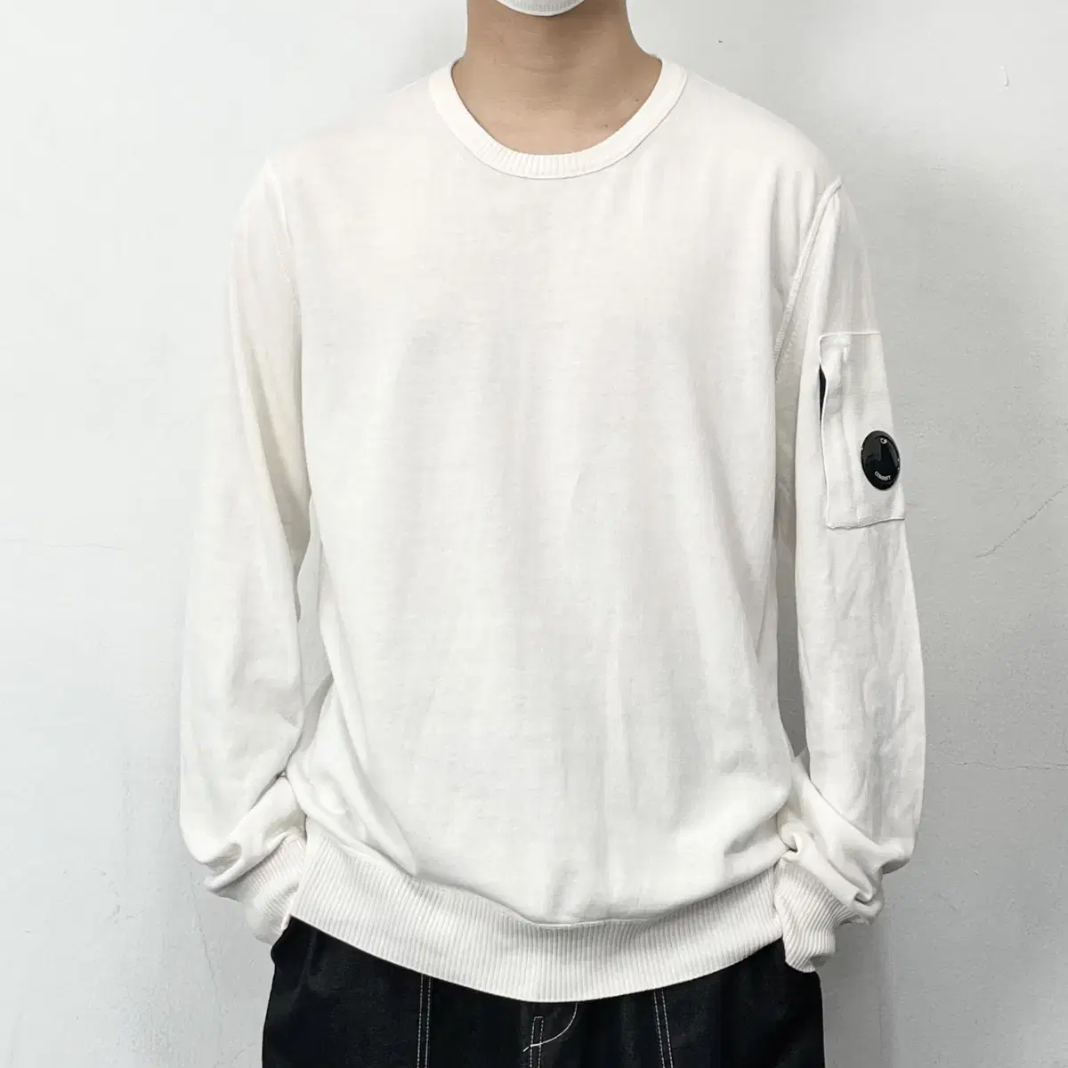 C.P COMPANY 22s/s 화이트 렌즈 크루넥 니트