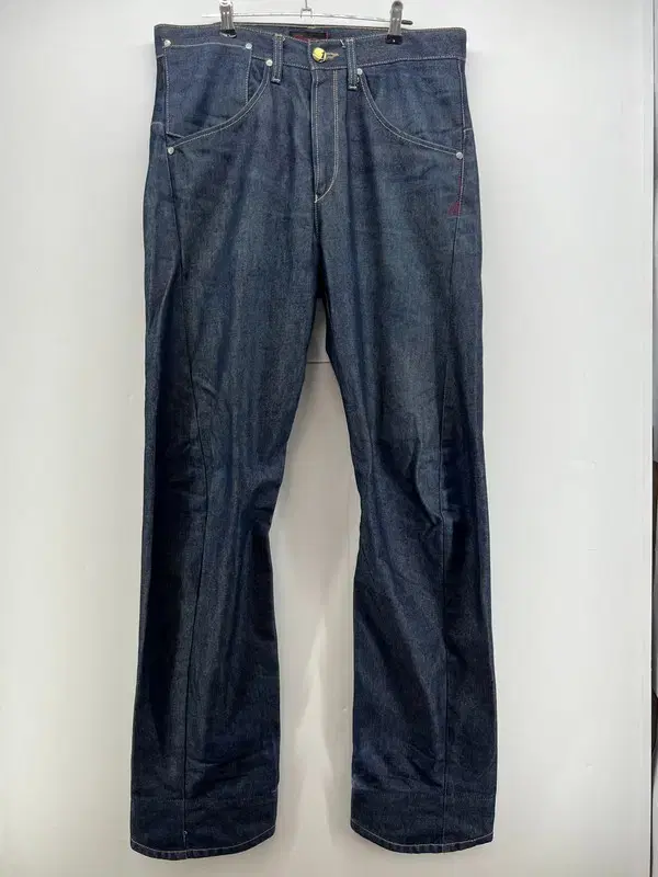 00s 32 Levi's Engineered Bootcut Denim Pants