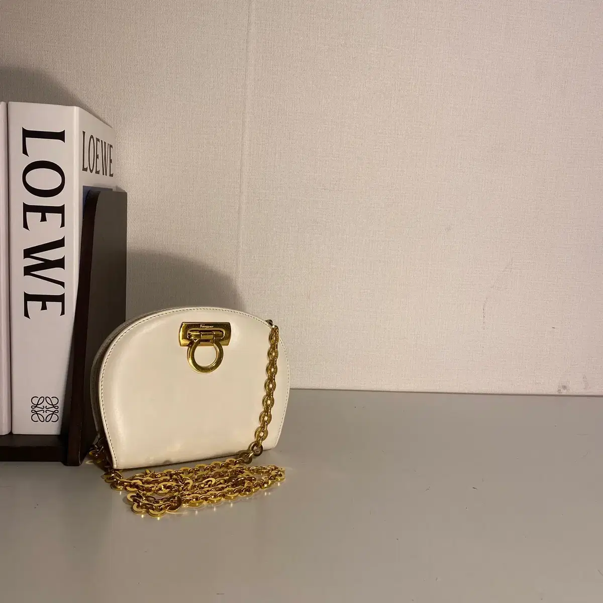 FERRAGAMO / Vintage Ferragamo White Gancini Small Chain Shoulder Bag