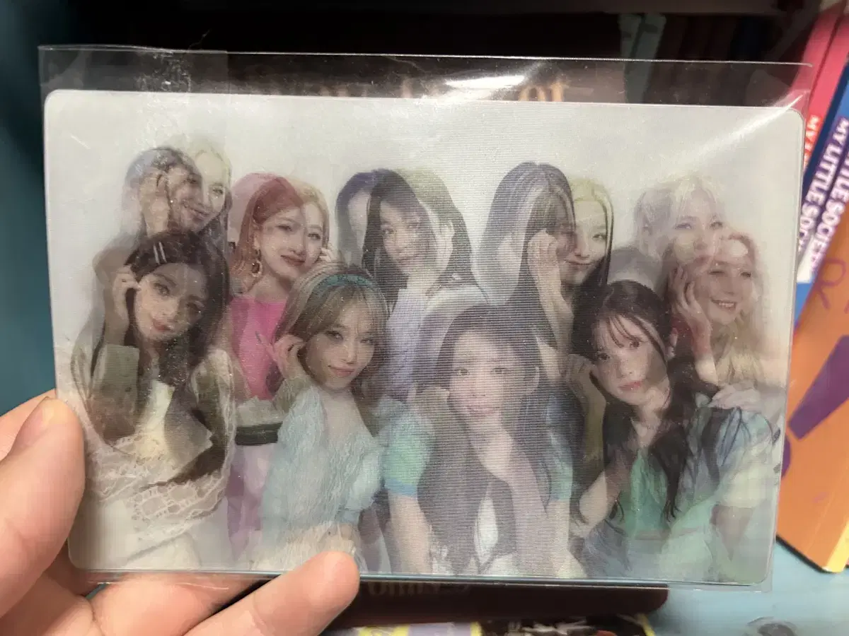 (Negotiable)Fromis 9 Talk & Talk lenticular sells.