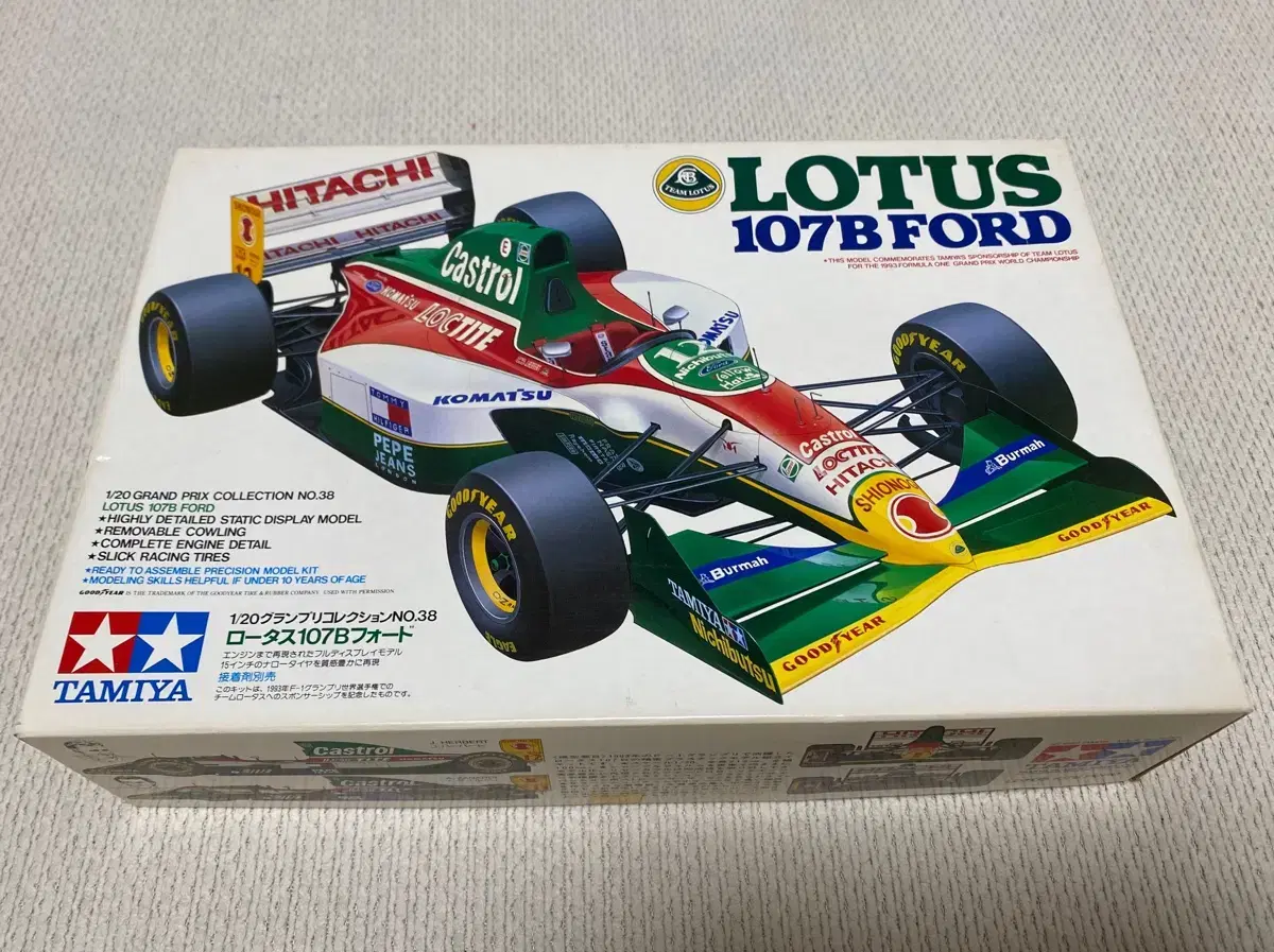 TAMIYA 1993 1/20 LOTUS 107B FORD