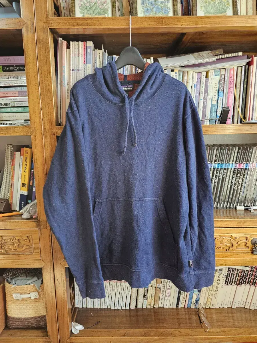 Patagonia organic cotton hoodie sells large