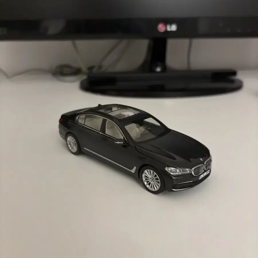 BMW 750Li 다이캐스트