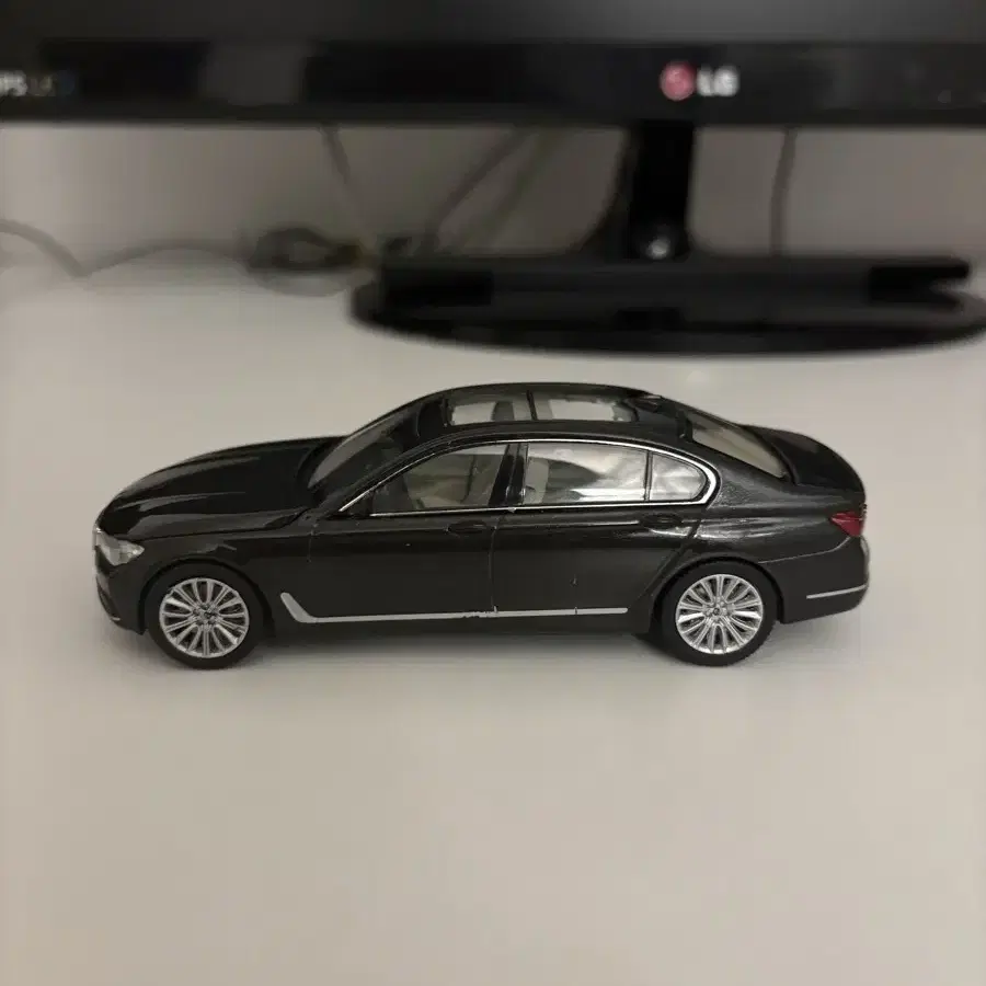 BMW 750Li 다이캐스트