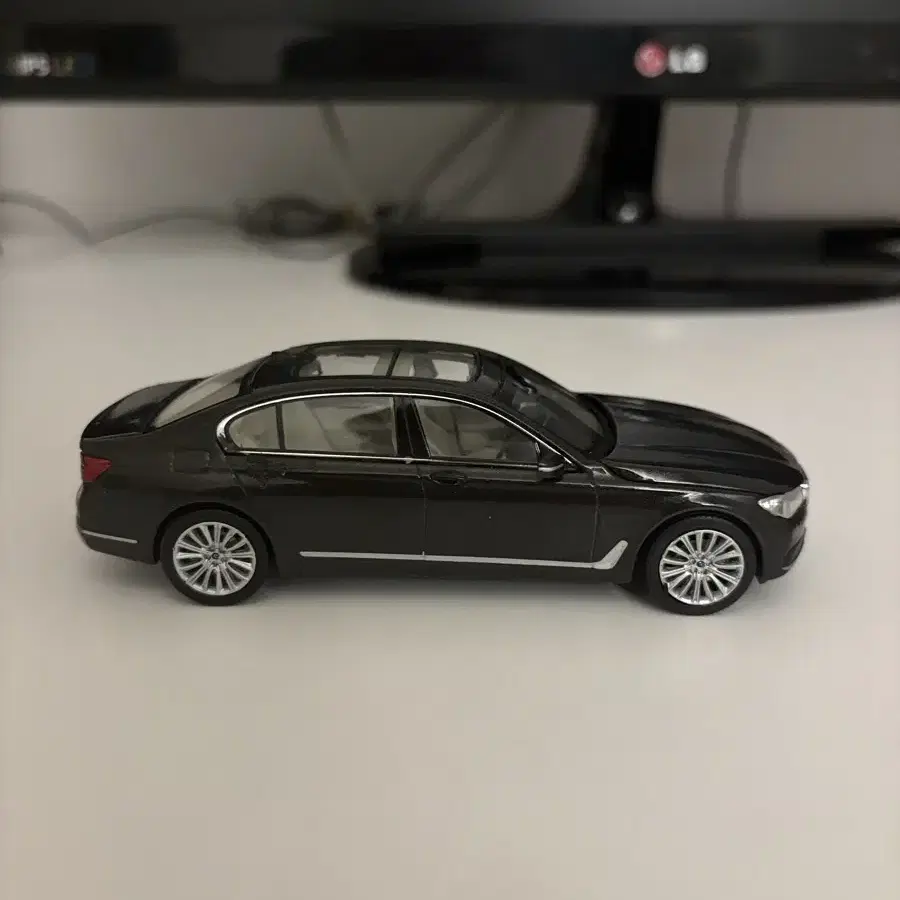 BMW 750Li 다이캐스트