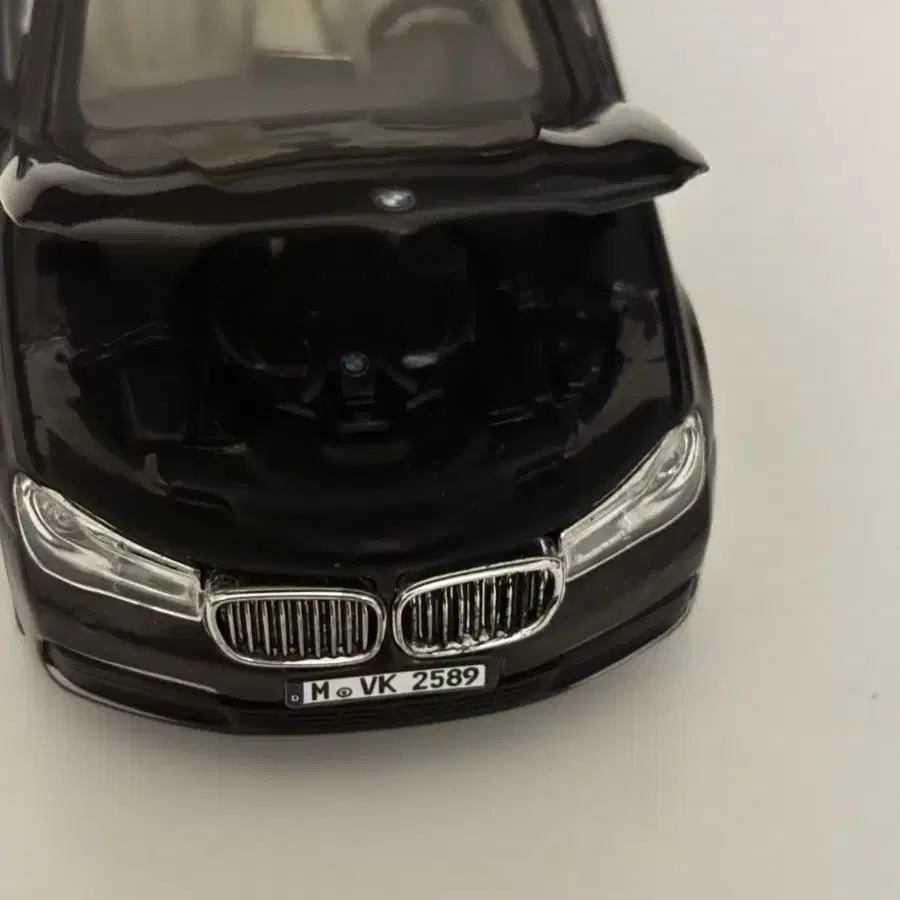 BMW 750Li 다이캐스트