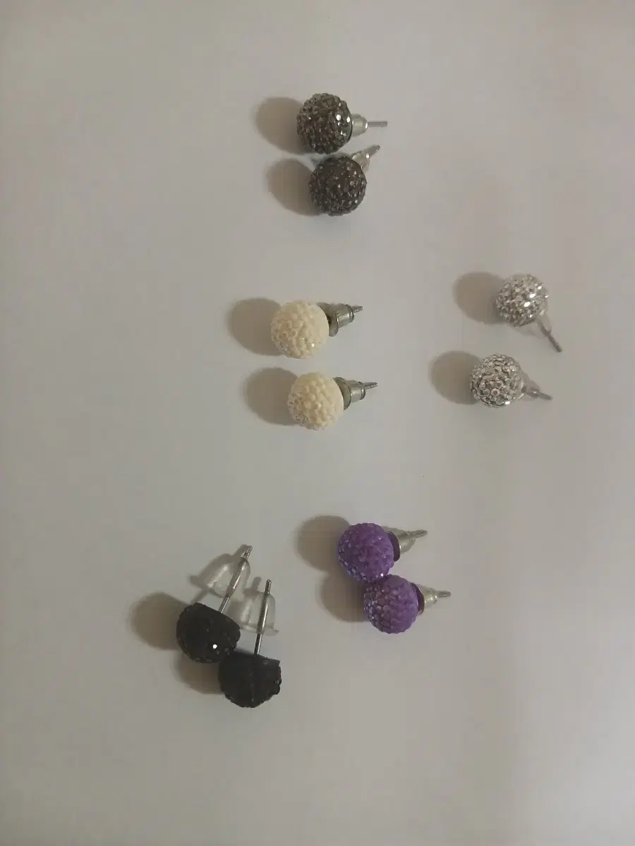Mini ball earrings full set (new.worn1time)