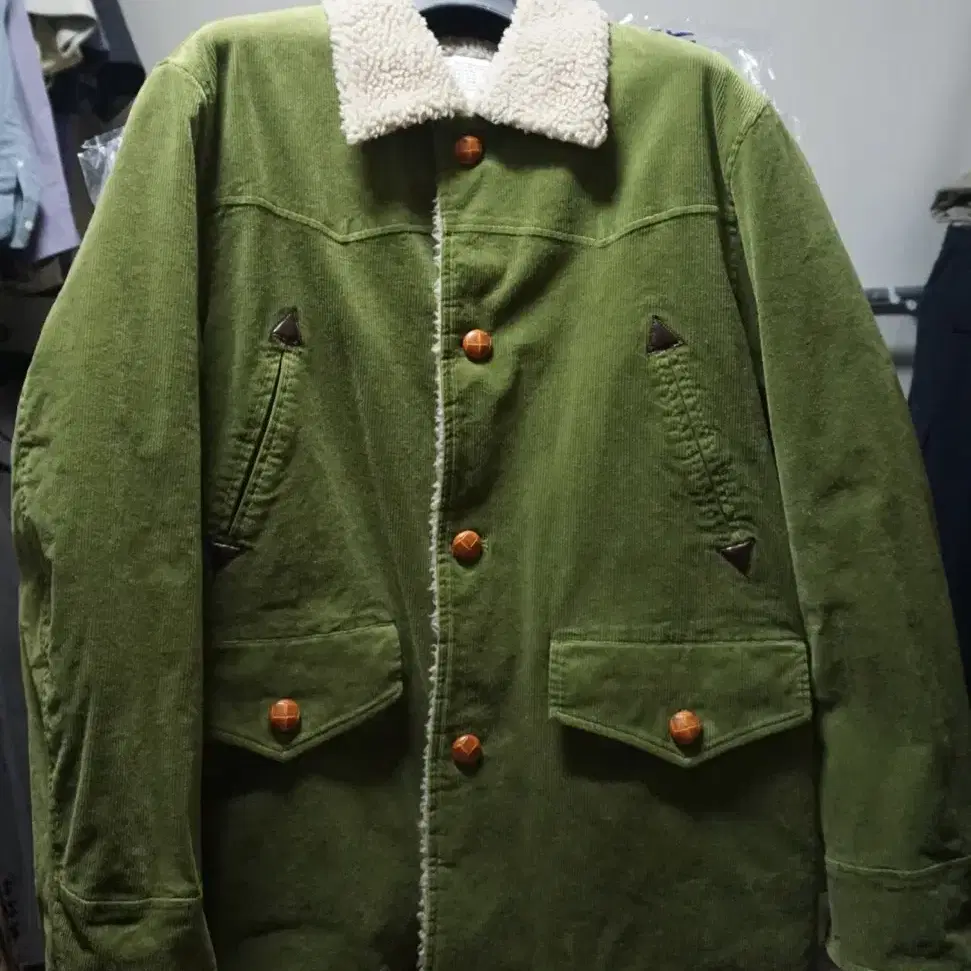 벌스데이수트 RANCH COAT 올리브 L사이즈 팝니다