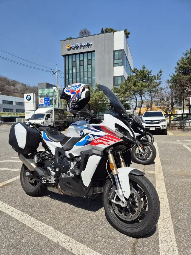 BMW S1000XR m팩 23년식 5500km 가격인하