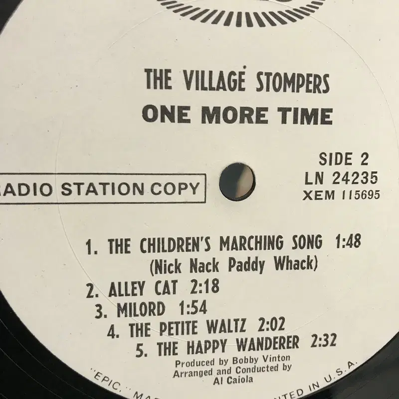 THE VILLAGE STOMPERS  LP / AA2051