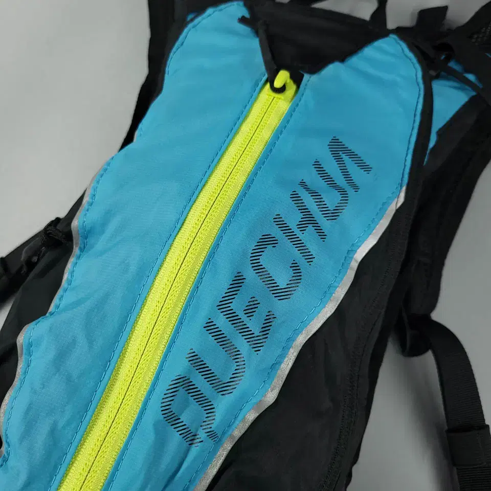 QUECHUA 블랙 스카이블루 하늘색 배색 10L 러닝 트레일 울트라라이