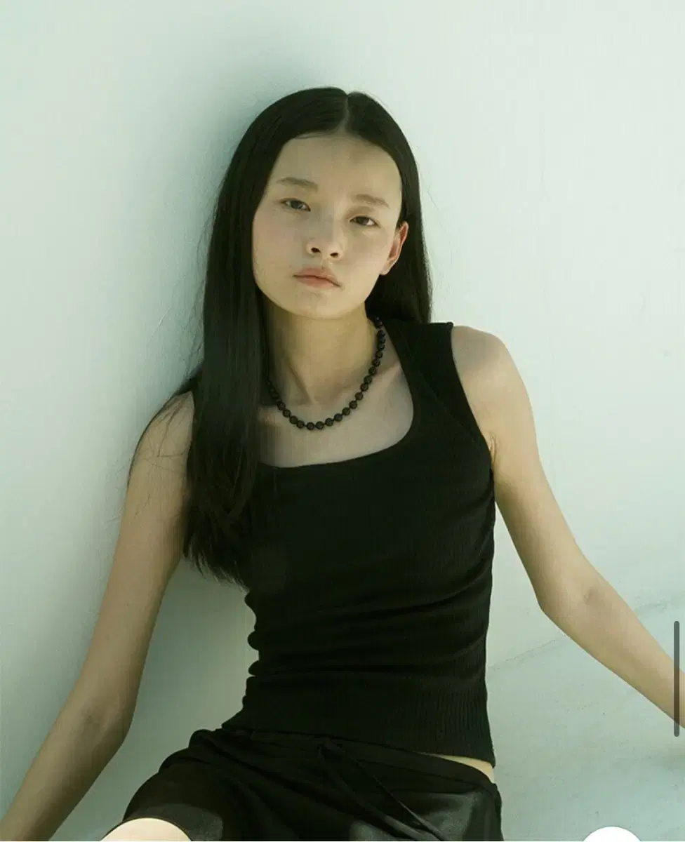 Havec 하베크 90s Square-neck sleeveless top