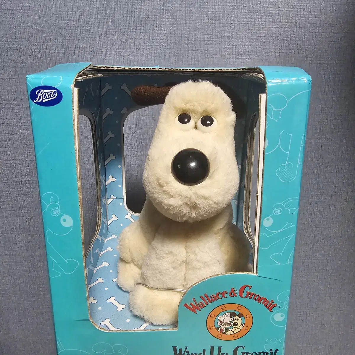 Unsealed) Wallace and Gromit / Gromit Puppet for Sale