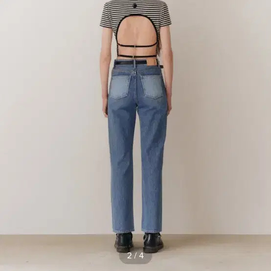 리유니 Strap Backless Stripe Crop Top 판매해요