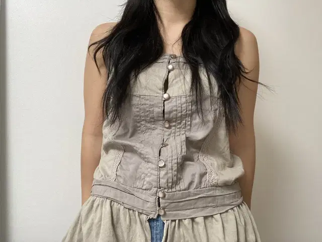 vintage pleated button sleeveless shirt