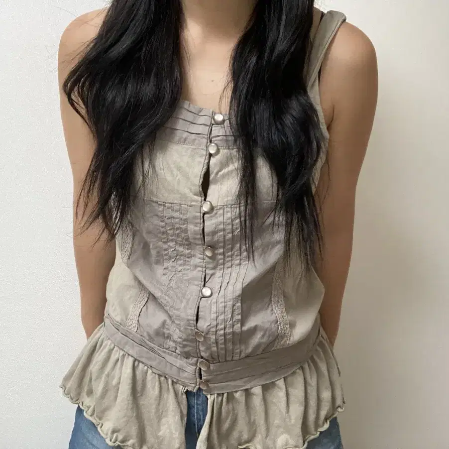 vintage pleated button sleeveless shirt