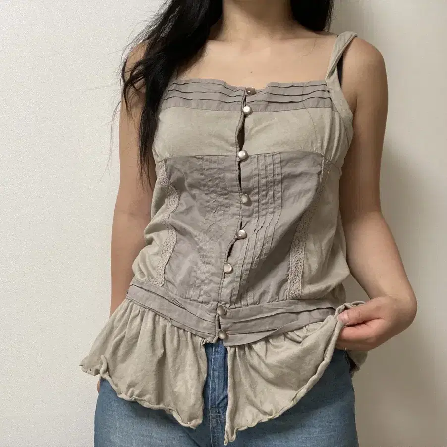 vintage pleated button sleeveless shirt