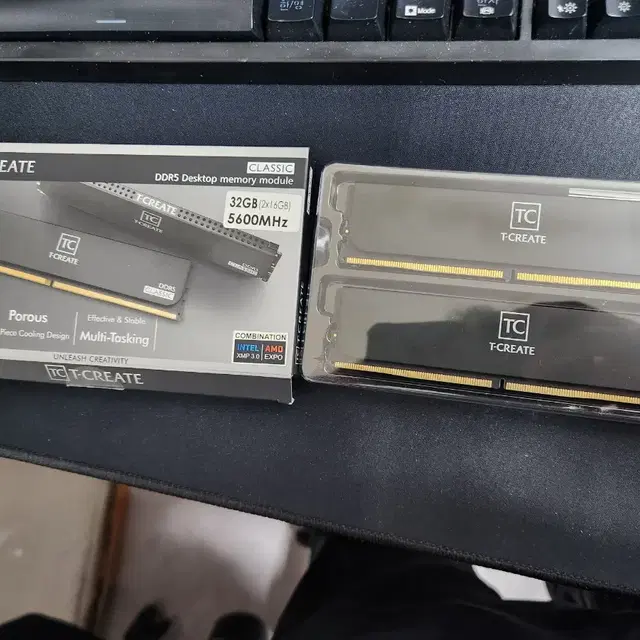 팀그룹 ddr5 5600 32g(16gX2) 팝니다..