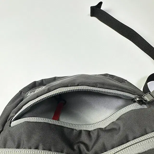 ARC'TERYX MANTIS 1 아크테릭스 맨티스 1 숄더백