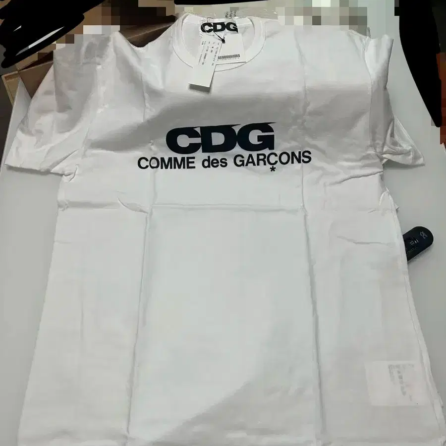 꼼데가르송 반팔 CDG로고(2XL)새상품