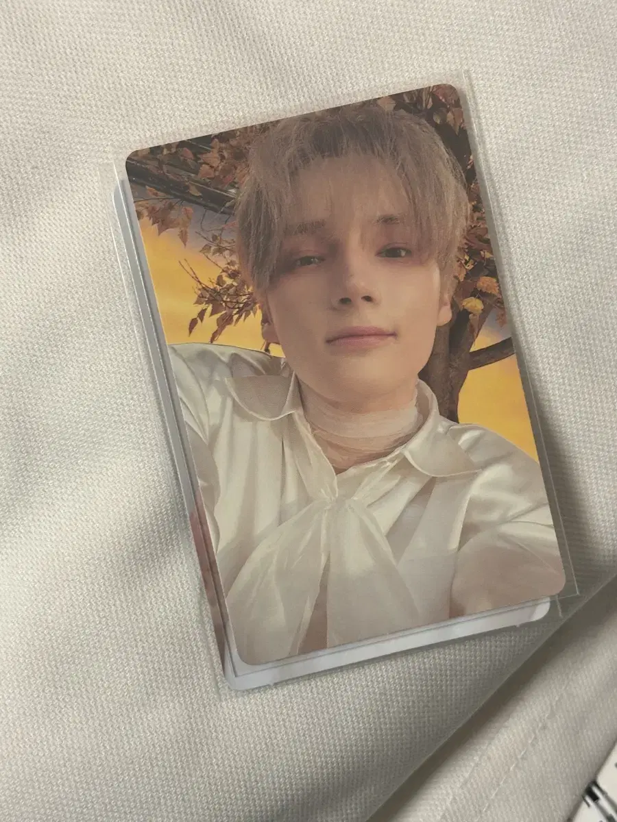 Hueningkai photocard Déjà vu album