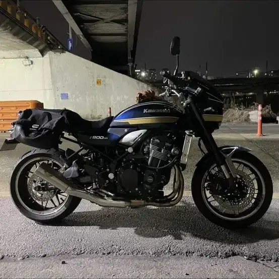 가와사키 Z900rs