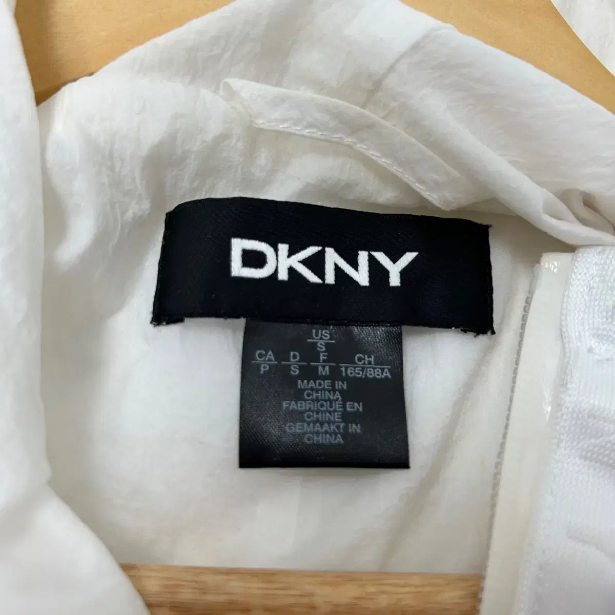 (무료배송) DKNY 디케이앤와이 나일론 후드 자켓