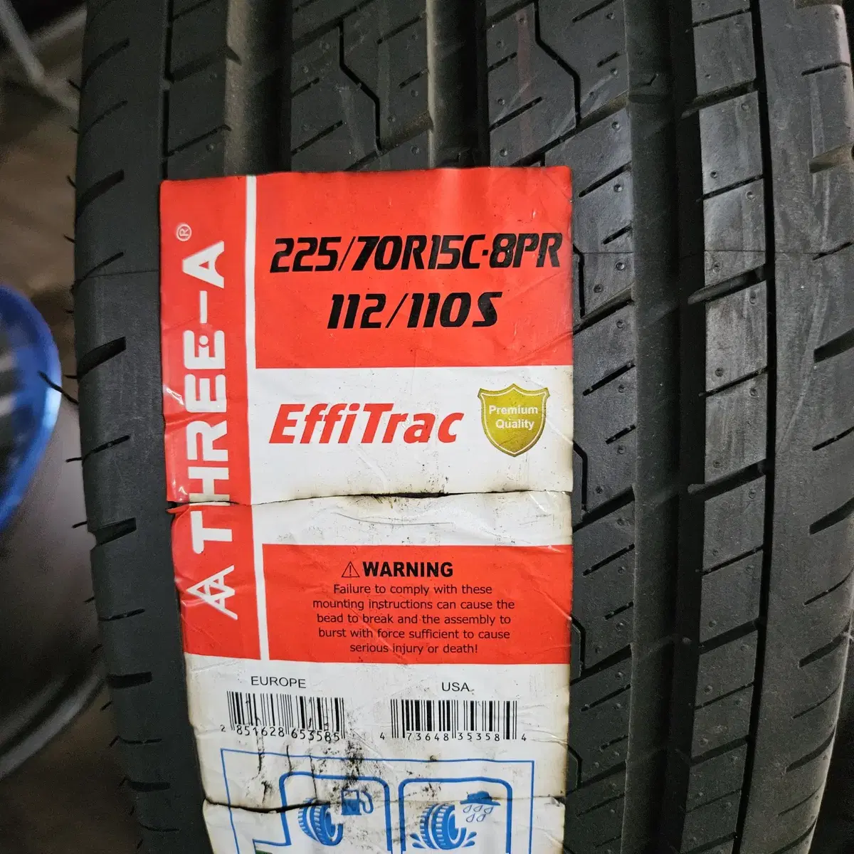 신품 이월타이어 225/70R15 & 2257015 타이어 2개 팝니다.