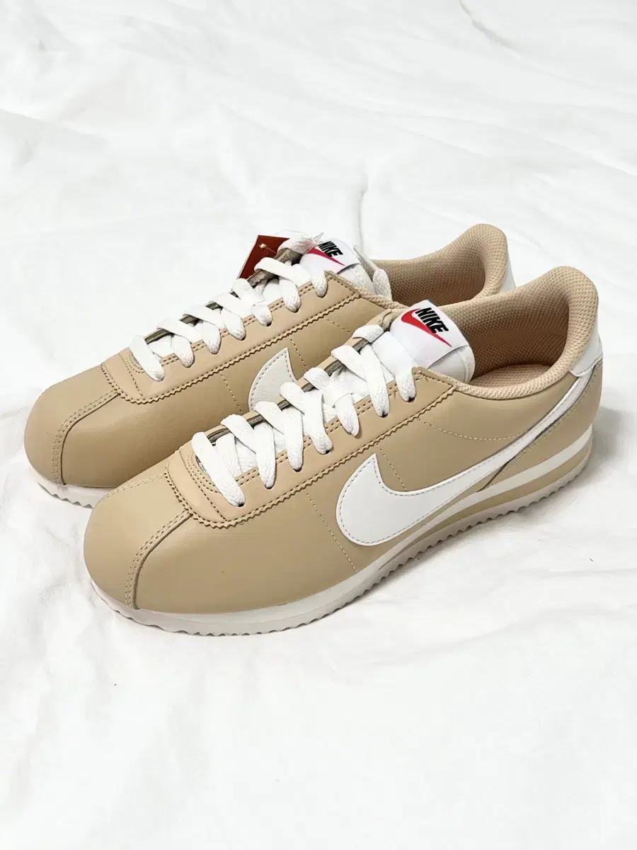 새상품 (W) 나이키 코르테즈 세서미 세일 245 Nike Cortez