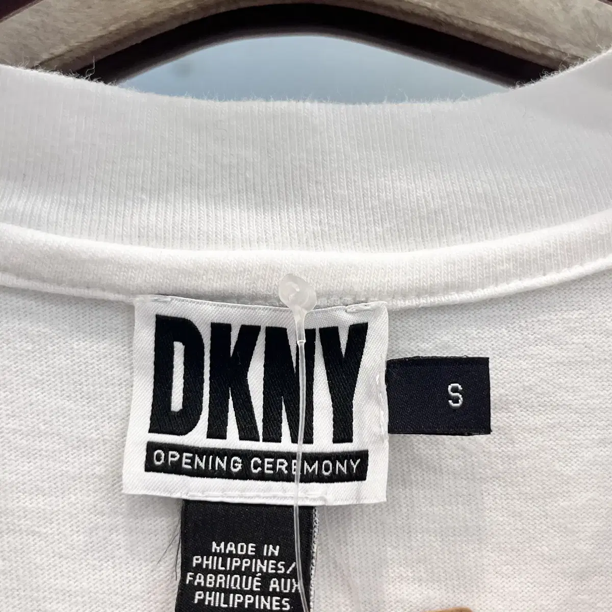 DKNY X 오프닝세리모니 콜라보 프린팅 반팔 티셔츠