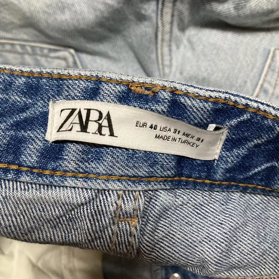 ZARA 레귤러핏 찢청