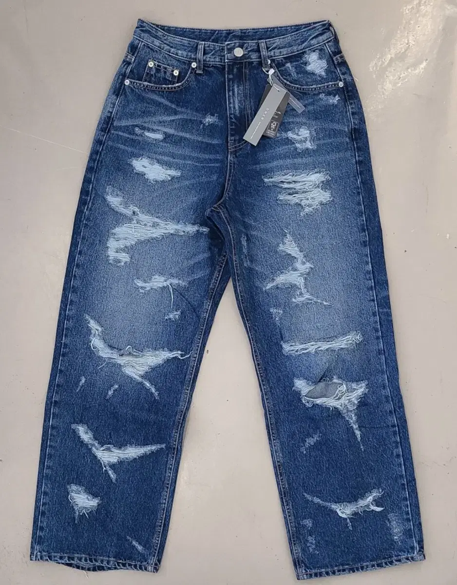 DNSR(디엔에스알) Destroyed Denim Pants Size 30 for sale