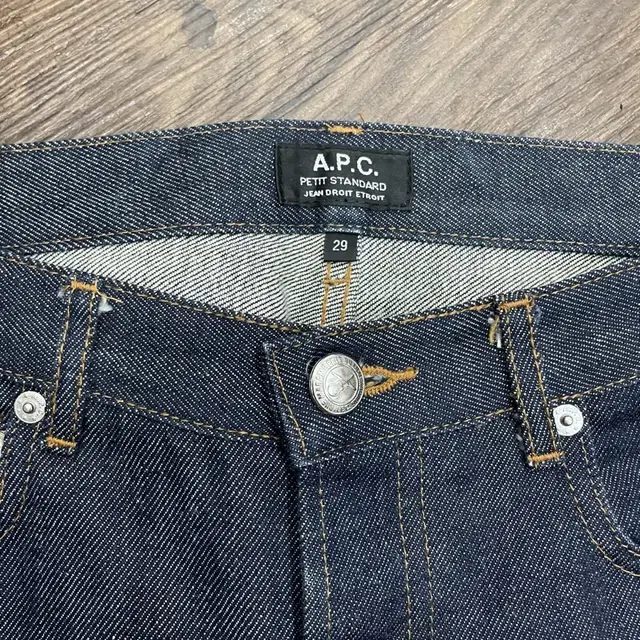 29 아페쎄 a.p.c. 쁘띠 스탠다드 셀비지 데님 청바지