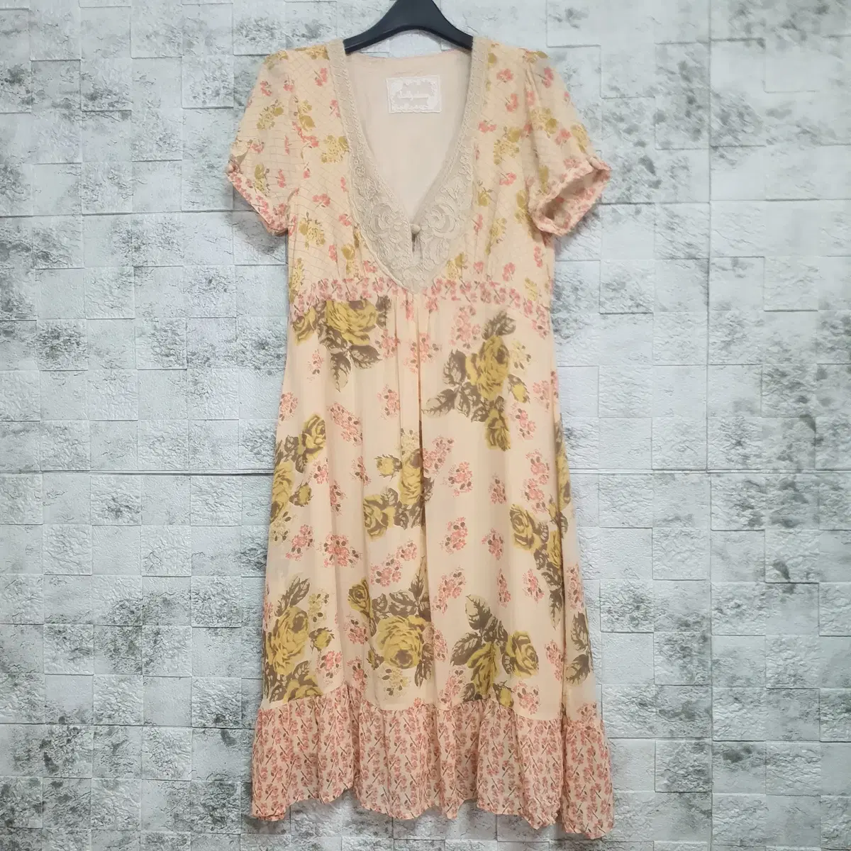 Floral patterned silk lace ONEPIECE dress