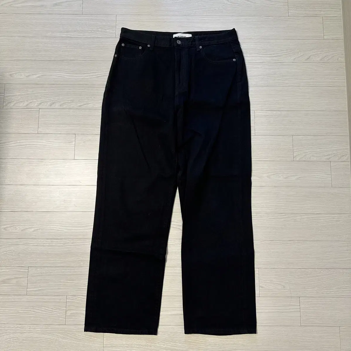 [size 34] non-slouchy standard wide-leg black pants