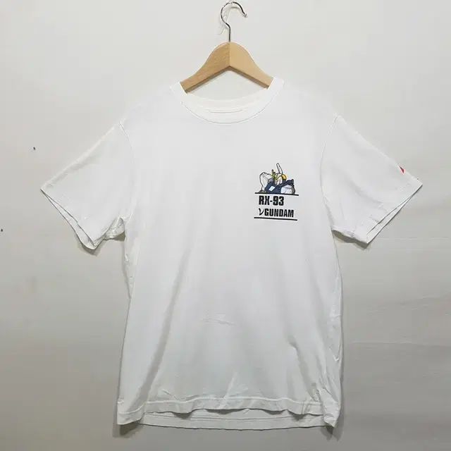 Uniqlo Gundam 40th Anniversary T-Shirt