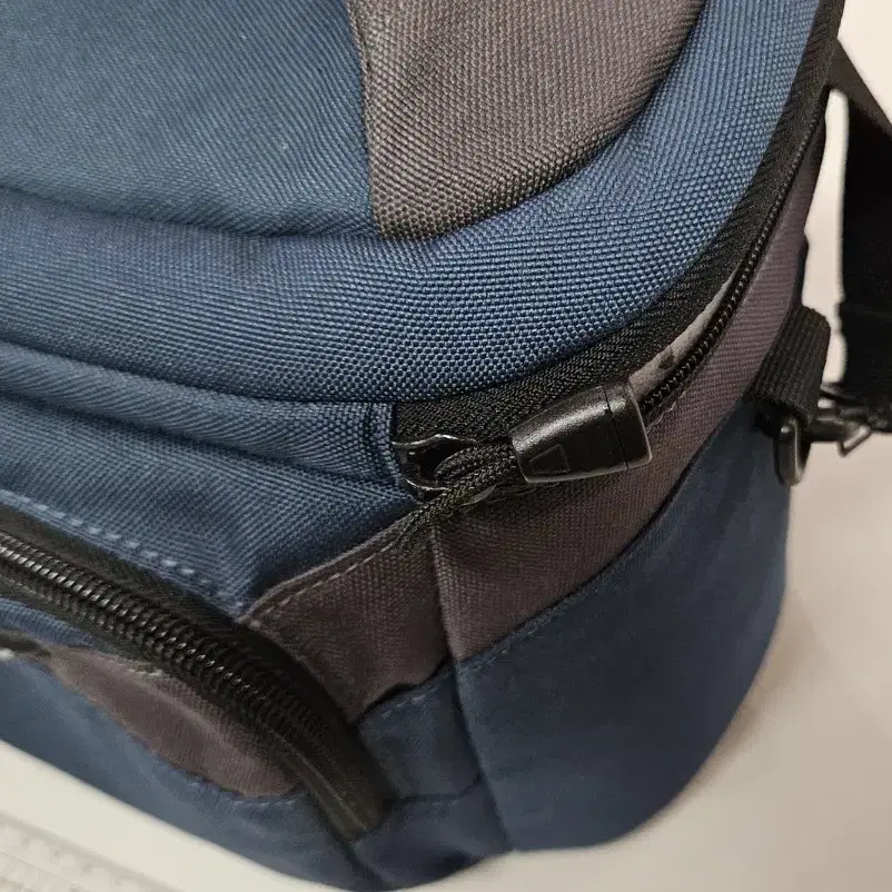 로우프로 LOWEPRO 140 카메라가방 숄더백