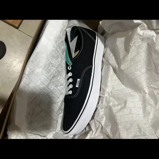 반스 컴피쿠시 어센틱 295 새상품 트루 블랙 화이트 Vans