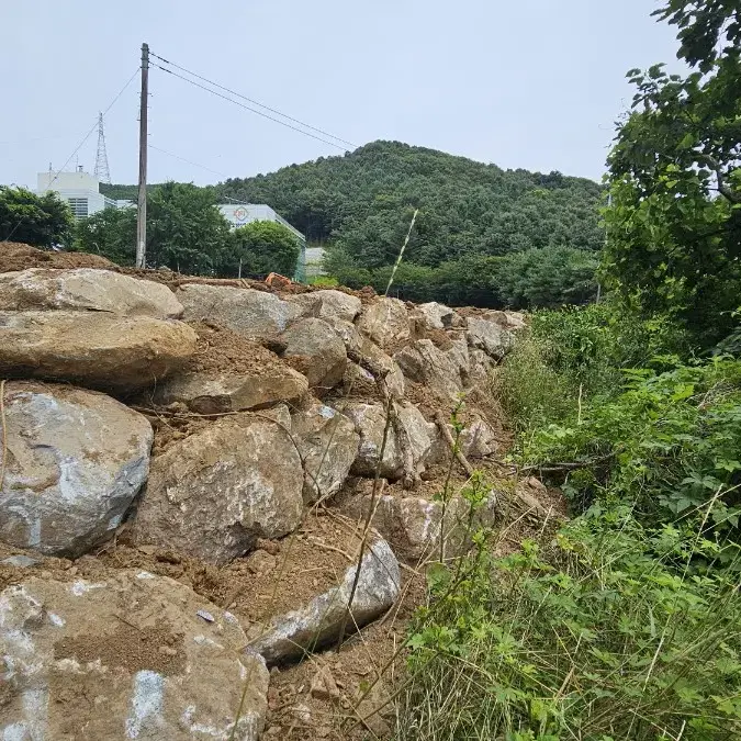 흙 마사토 골재 조경석 발파석 축대용돌 쇄석골재 순환골재