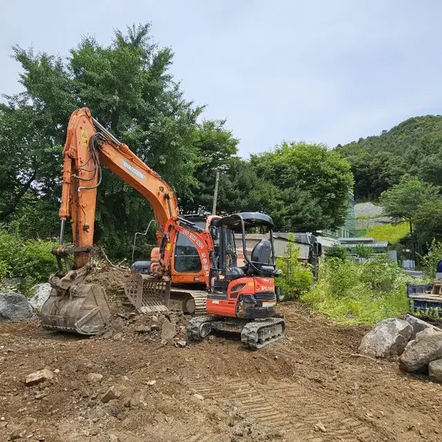 흙 마사토 골재 조경석 발파석 축대용돌 쇄석골재 순환골재