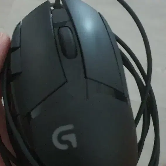 g402